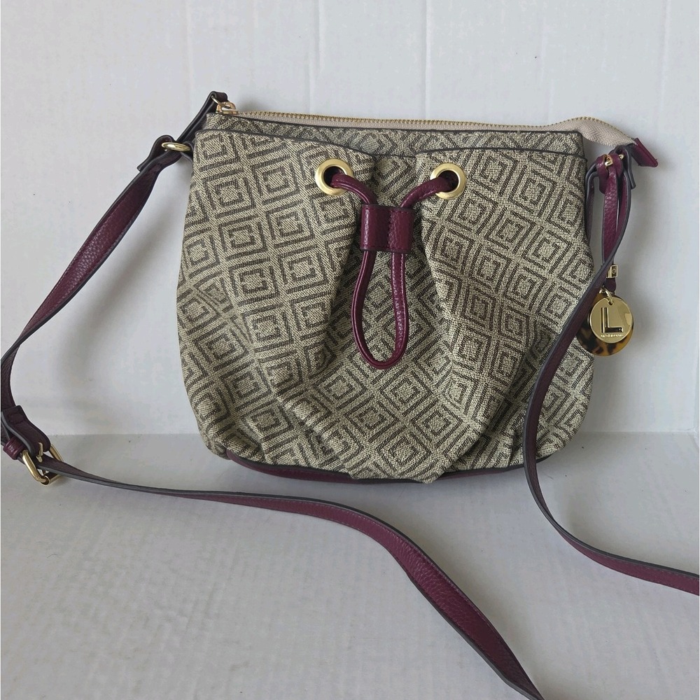 Liz Claiborne 1984 Vtg Tan Polyvinyl Chloride Crossbody with Maroon Accents~EUC